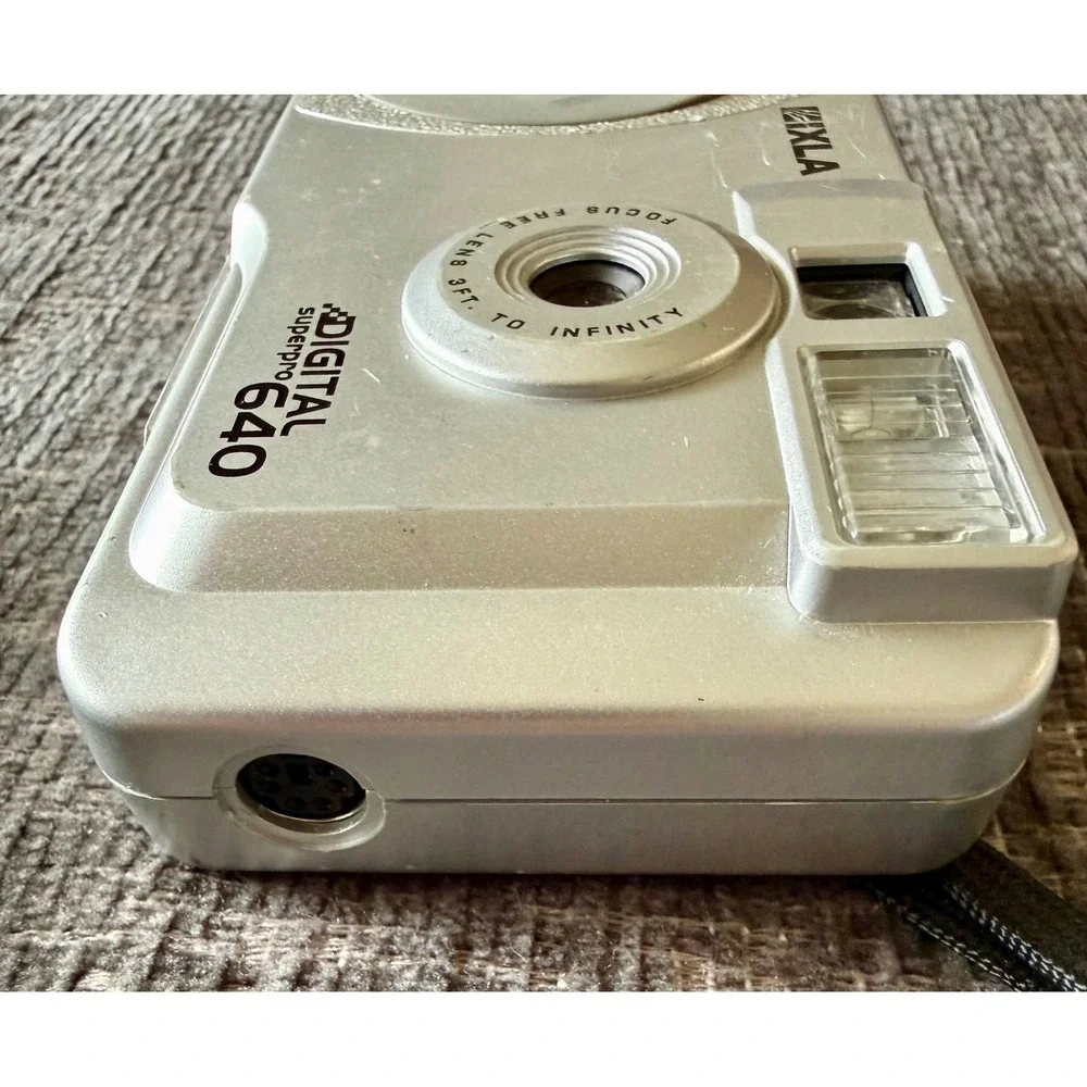 IXLA Digital Superpro 640 Camera Silver Excellent Vintage Y2K DSP640